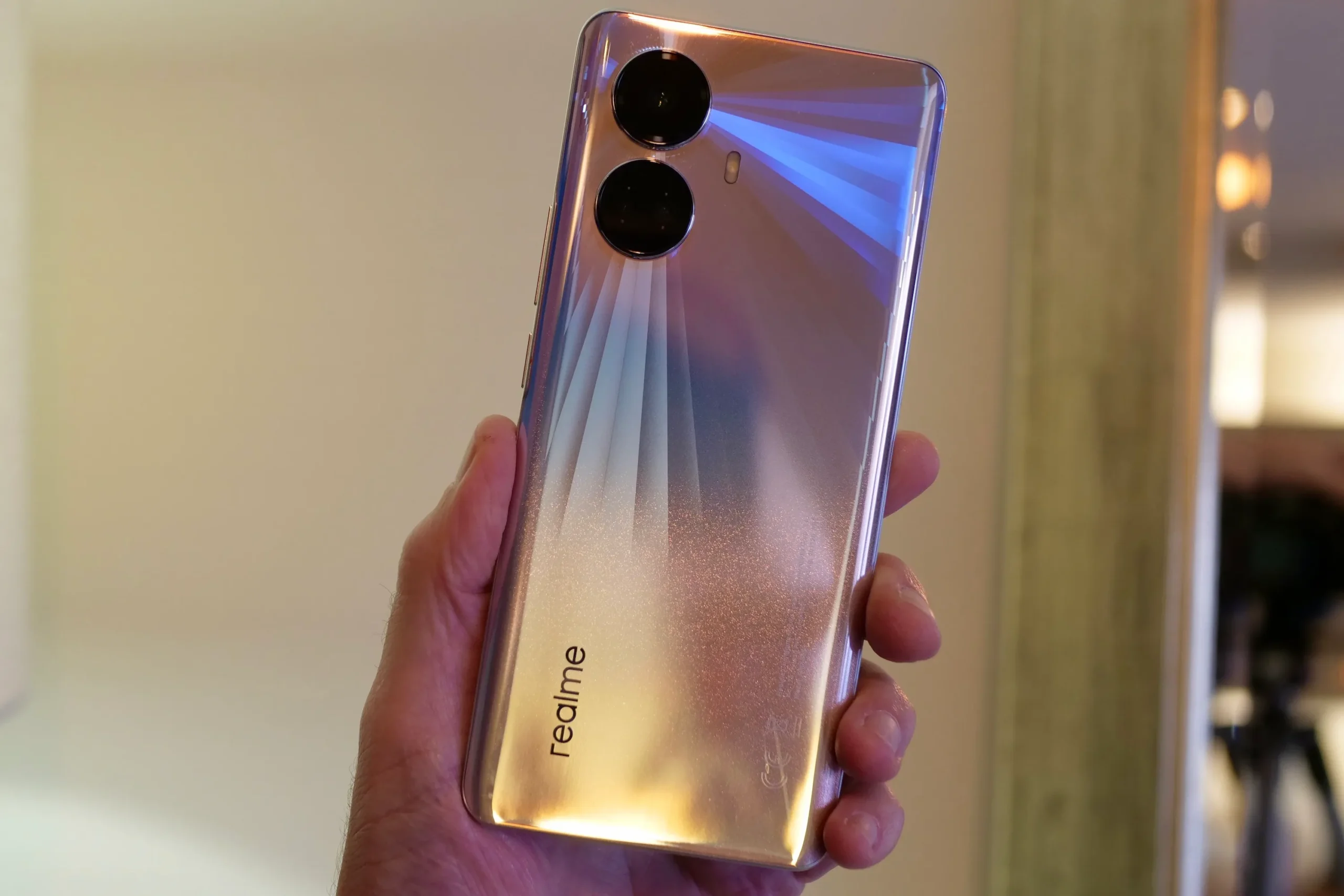 طراحی گوشی Realme 10 Pro