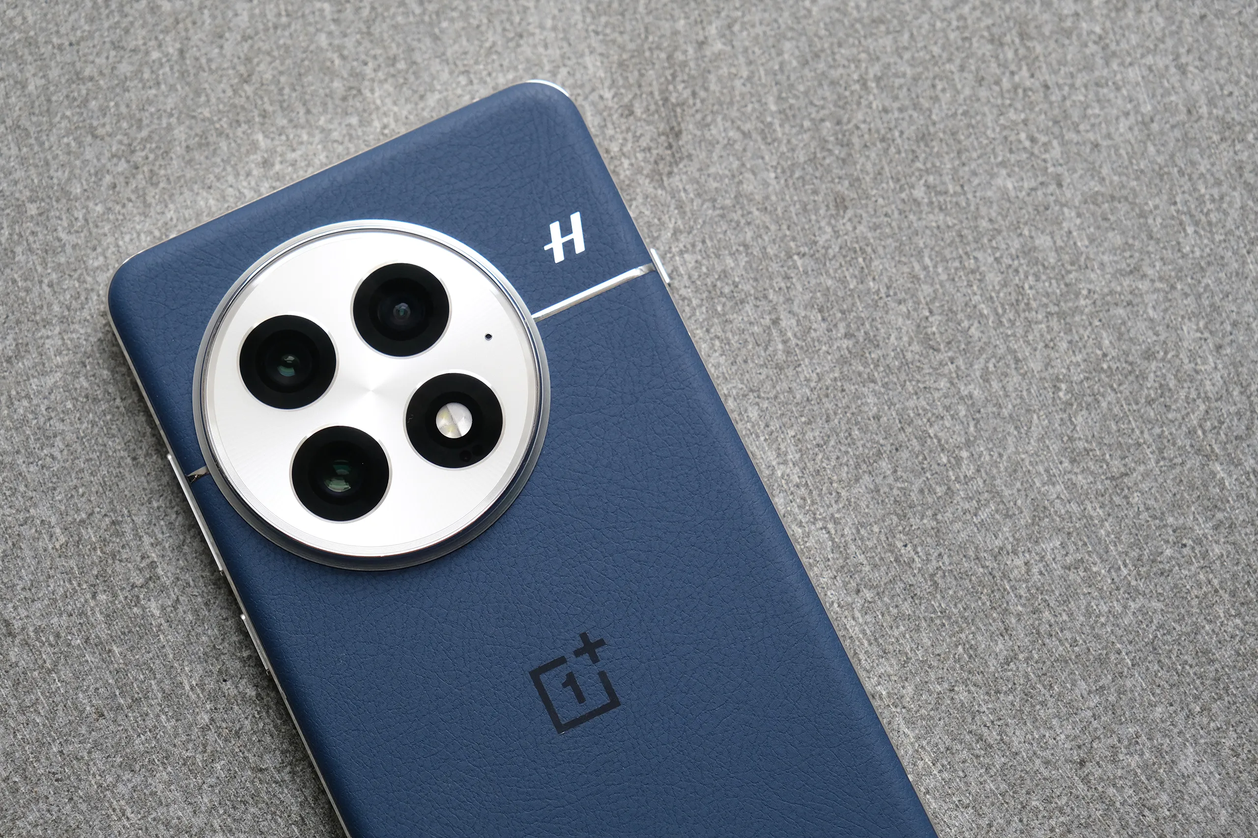 نرم‌ افزار و رابط کاربری گوشی وان پلاس 13