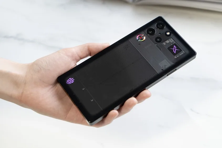 معایب RedMagic 10 Pro | رد مجیک ۱۰ پرو معایب RedMagic 10 Pro | رد مجیک ۱۰ پرو