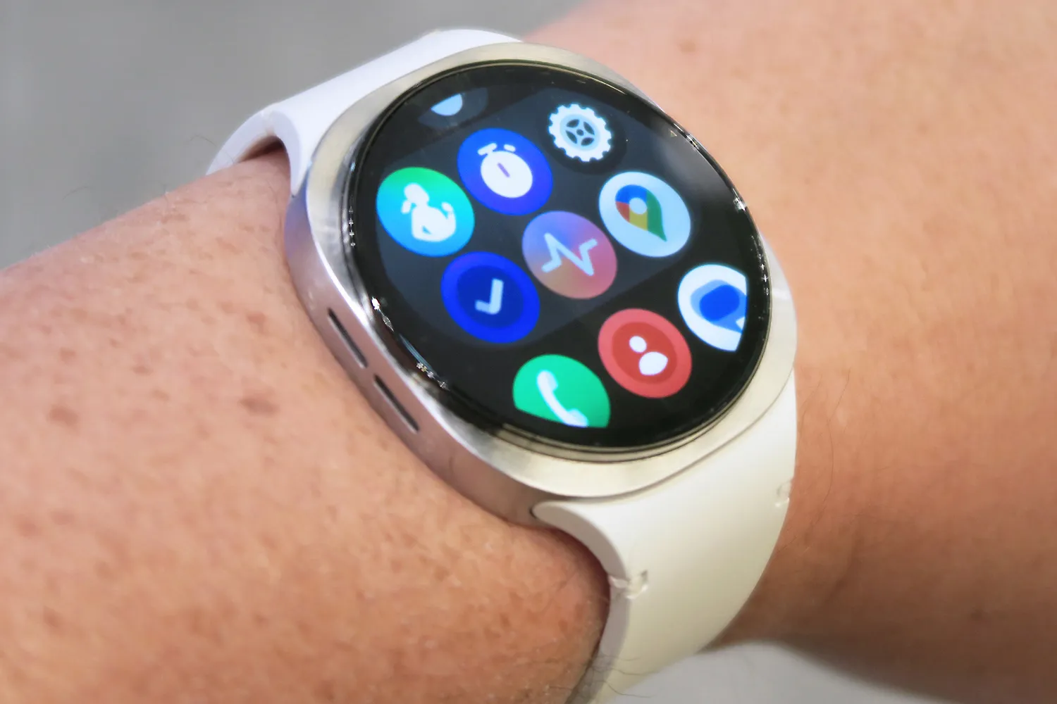 نمایشگر ساعت Galaxy Watch 8 Classic