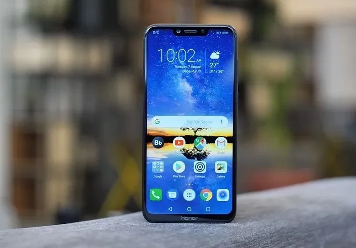 نمایشگر بزرگ اما اقتصادی Honor Play 10