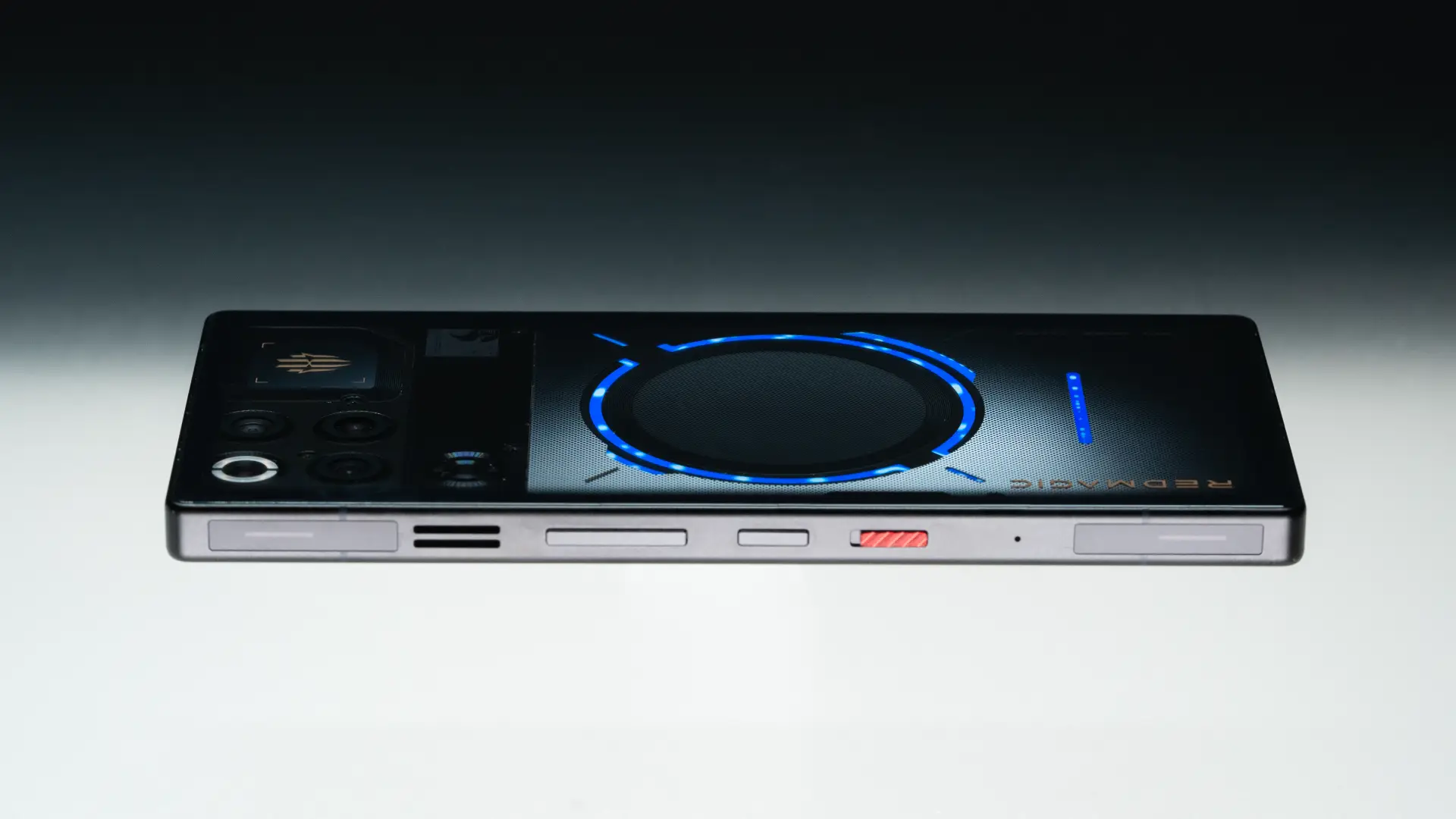 نمایشگر گوشی رد مجیک 11 پرو نمایشگر گوشی رد مجیک 11 پرو