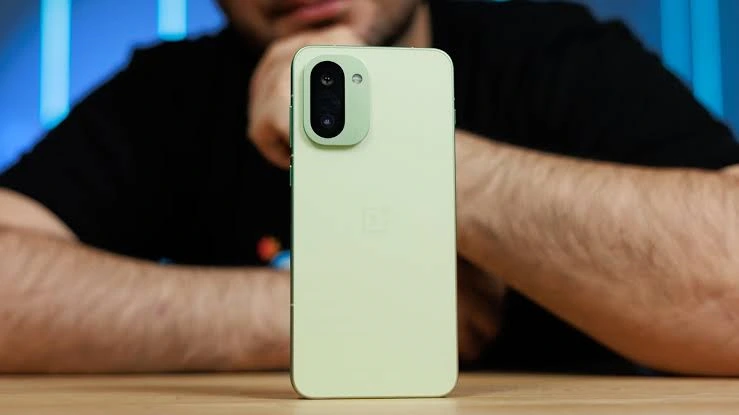 فیلمبرداری گوشی وان پلاس Oneplus 15r فیلمبرداری گوشی وان پلاس Oneplus 15r