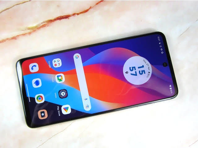 نمایشگر ۱۲۰ هرتزی گوشی Moto G73