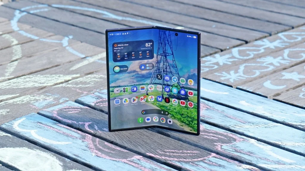 طراحی و بدنه Galaxy Z Fold8 Ultra