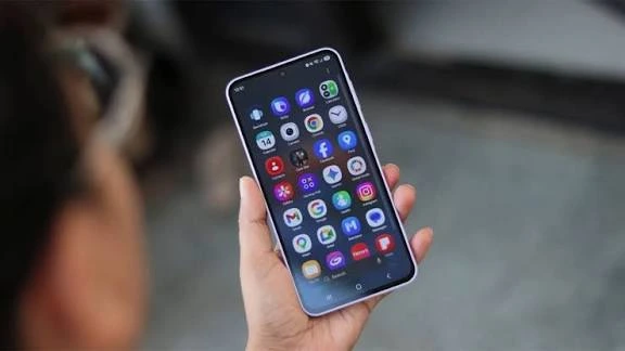 سامسونگ گلکسی F70 در راه بازار