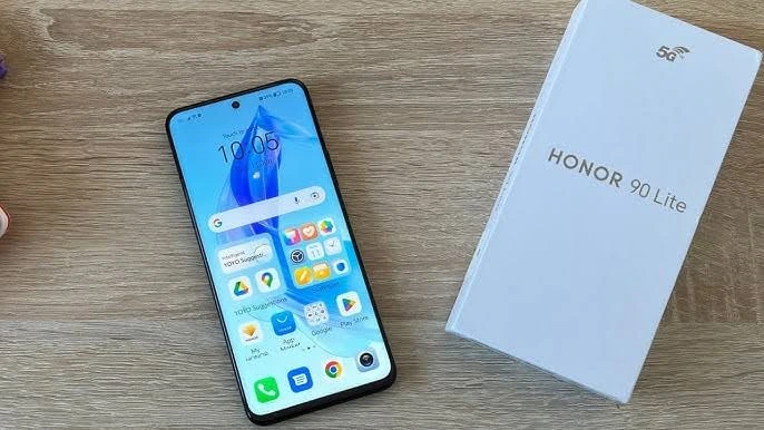 نمایشگر 6.7 اینچی گوشی HONOR 90 Lite